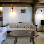 Matzanas House Вилла