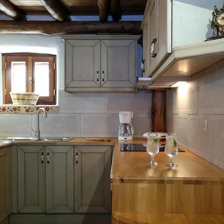 Matzanas House